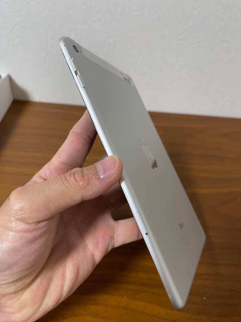 Apple iPad mini4 32gb SIMフリー