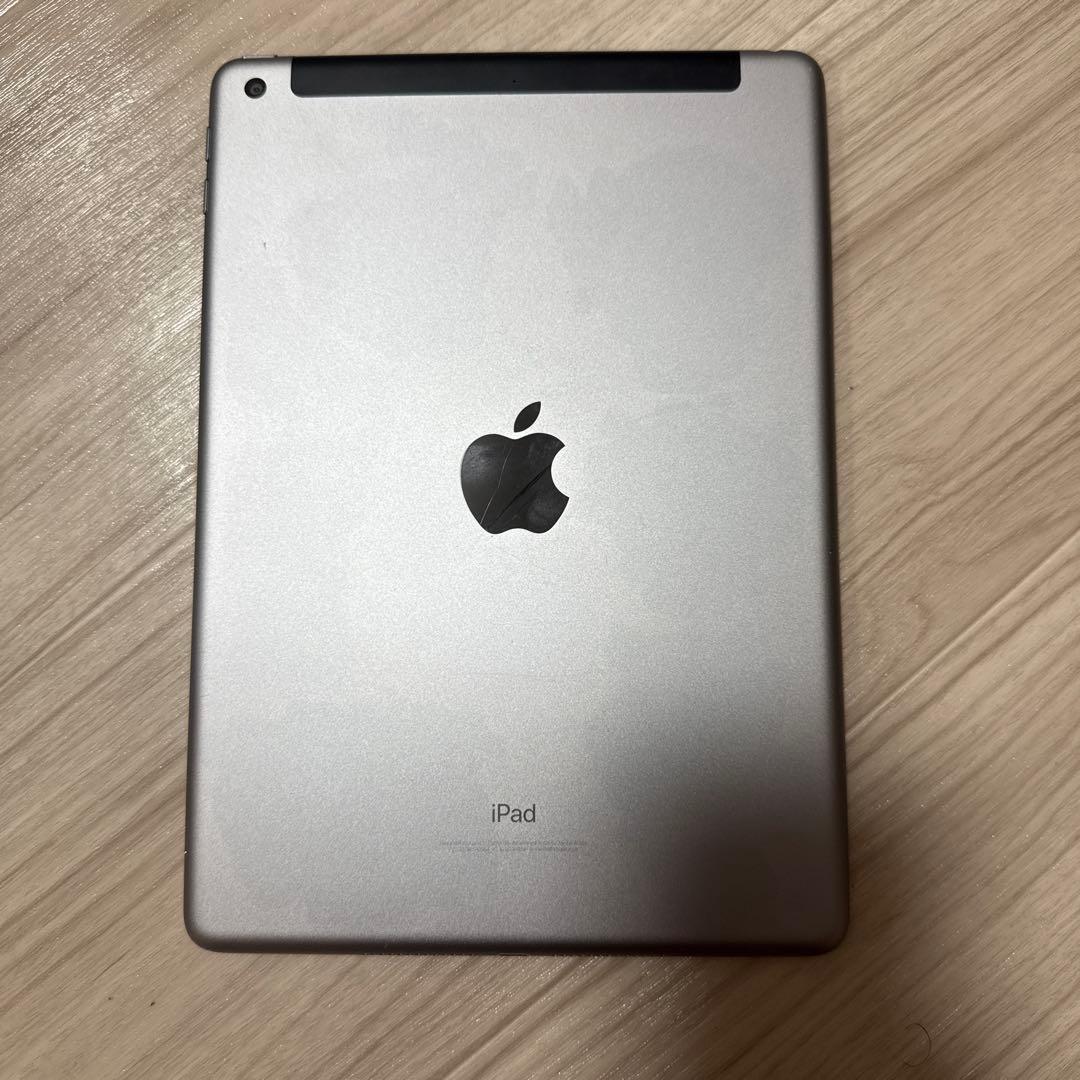 Apple iPad 第6世代 シルバー 32GB