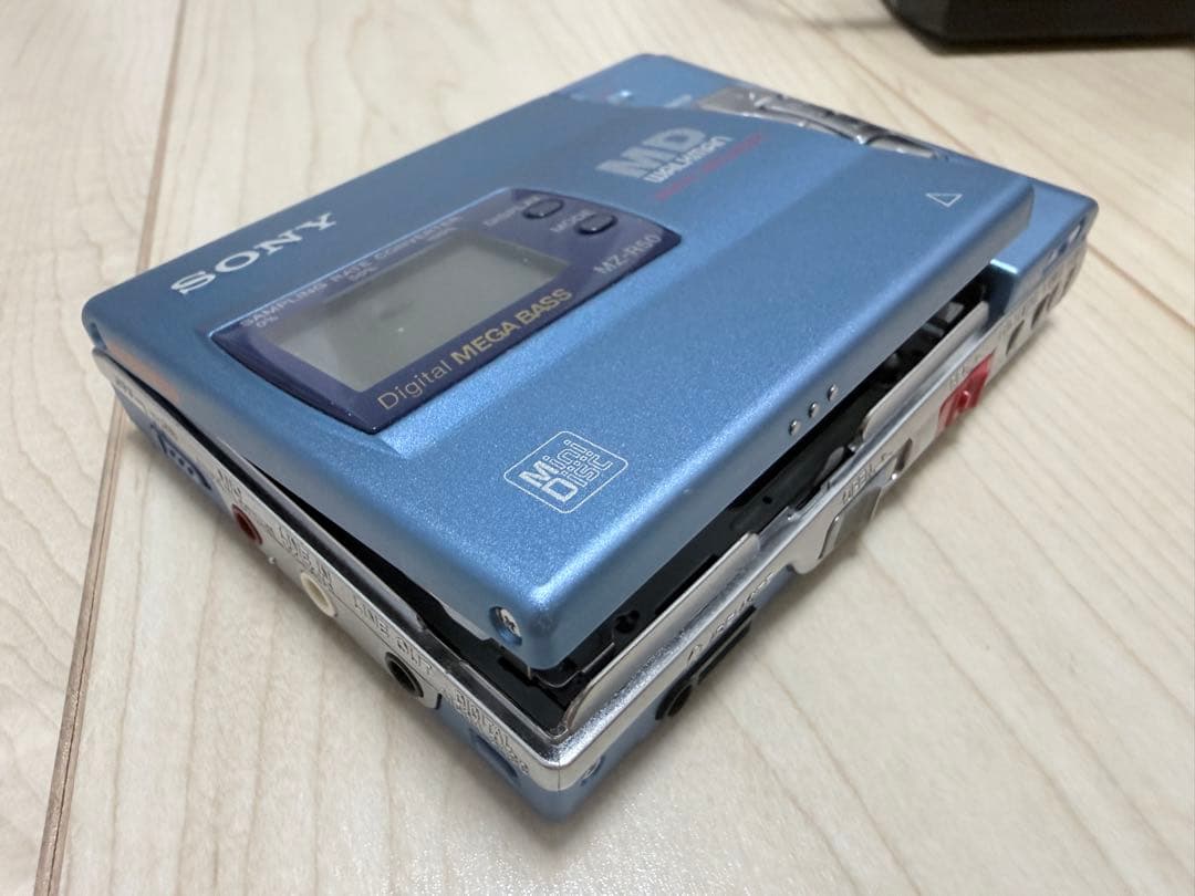 ポータブルプレーヤー sony MD Walkman MZ-R50. used
