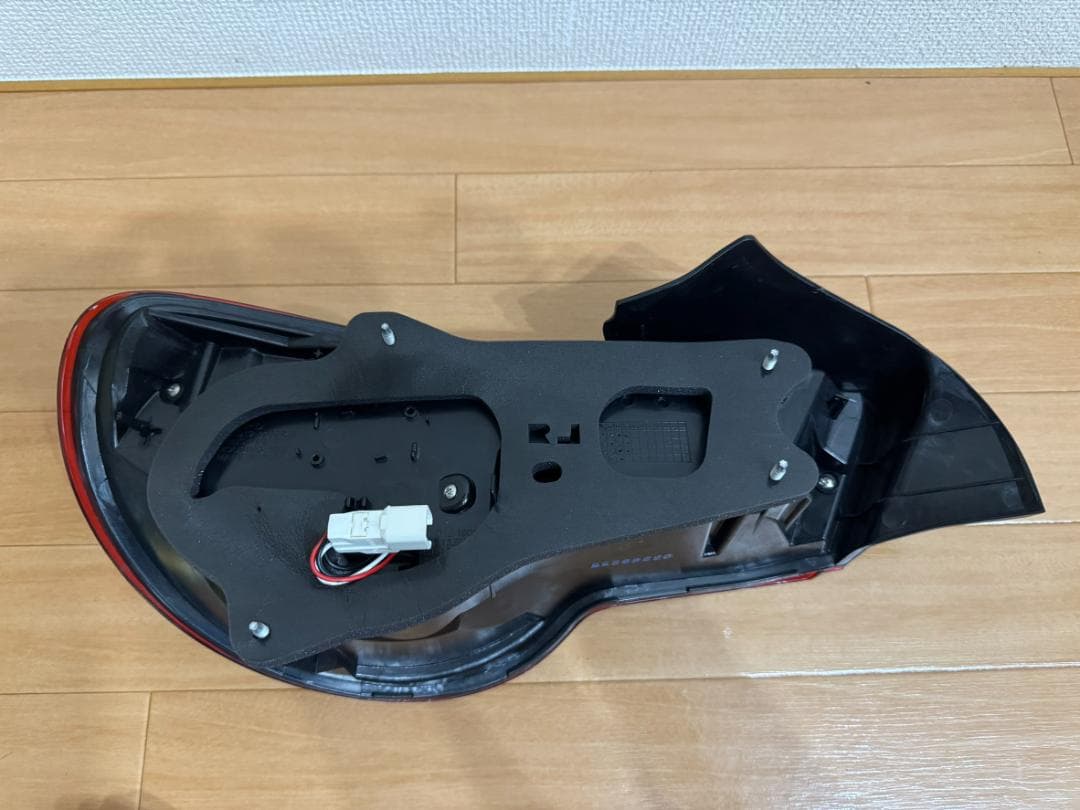 TOM'S LEDテールランプ 86 (ZN6) (81500-TZN68)