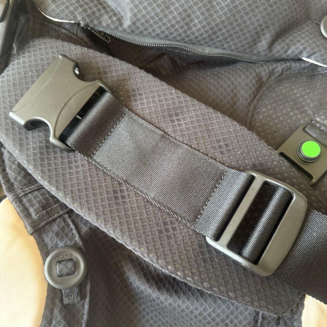 nuna 抱っこ紐　カドルクリック　キャビア