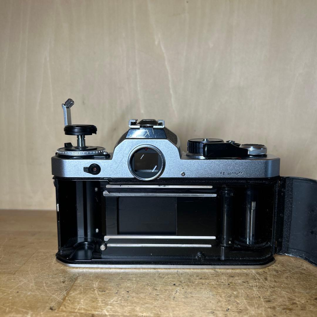 Nikon FE シンプルニコン　シルバーボディー　完動極美品