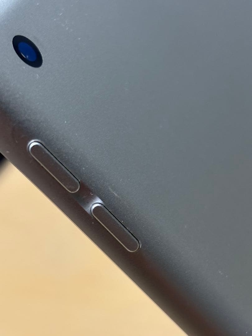 iPad (第8世代) 128GB Wi-Fi シルバー　A2270 画面割れ