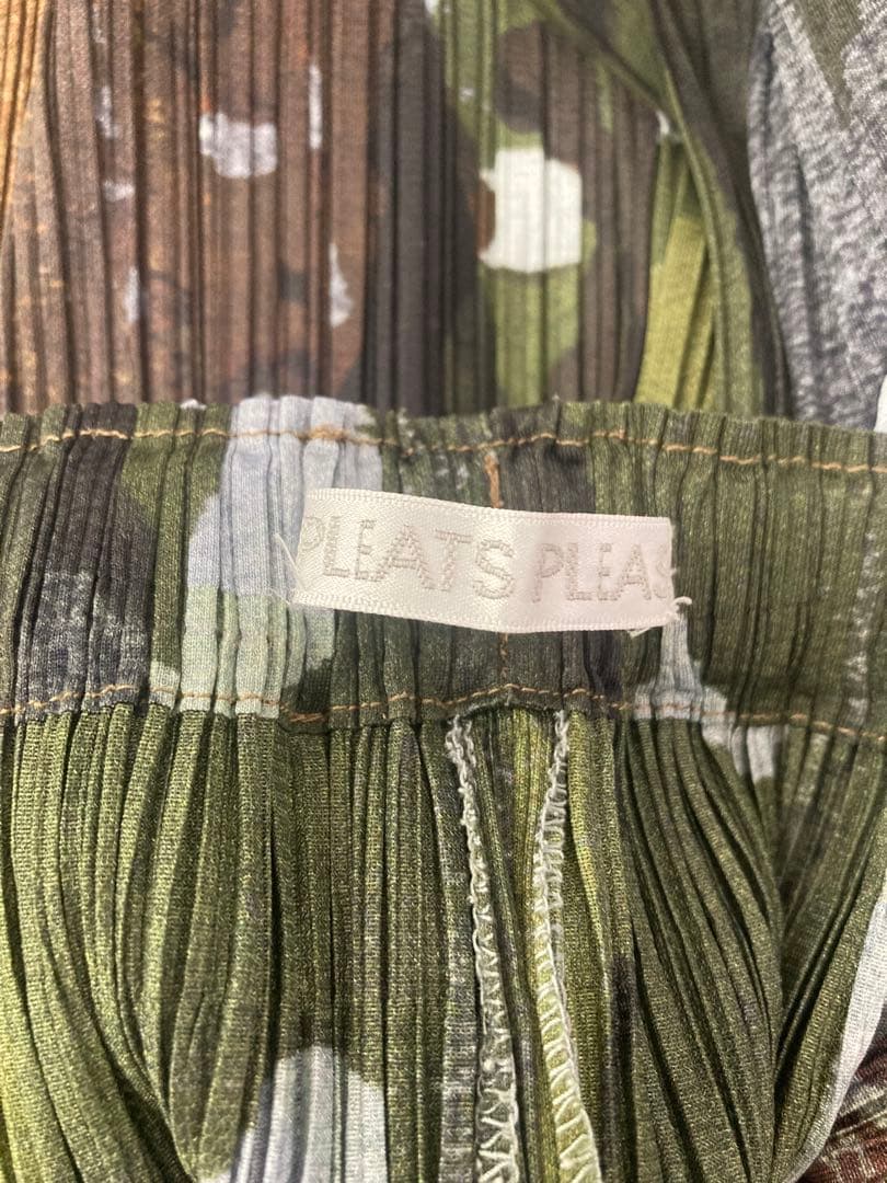 新品同　希少　プリーツプリーズ　イッセイミヤケ　ガウチョパンツ　マルチカラー　M