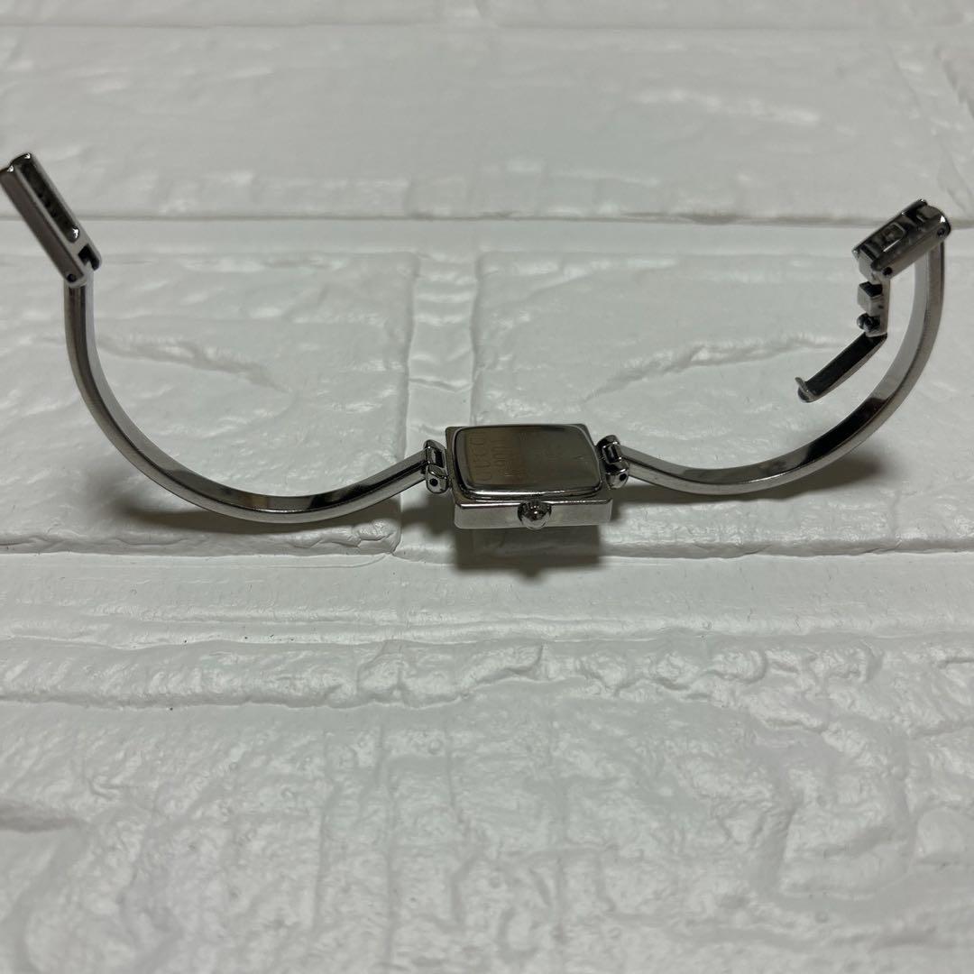 GUCCI 1900L 稼働品 シェル文字盤 レディース腕時計 バングルタイプ