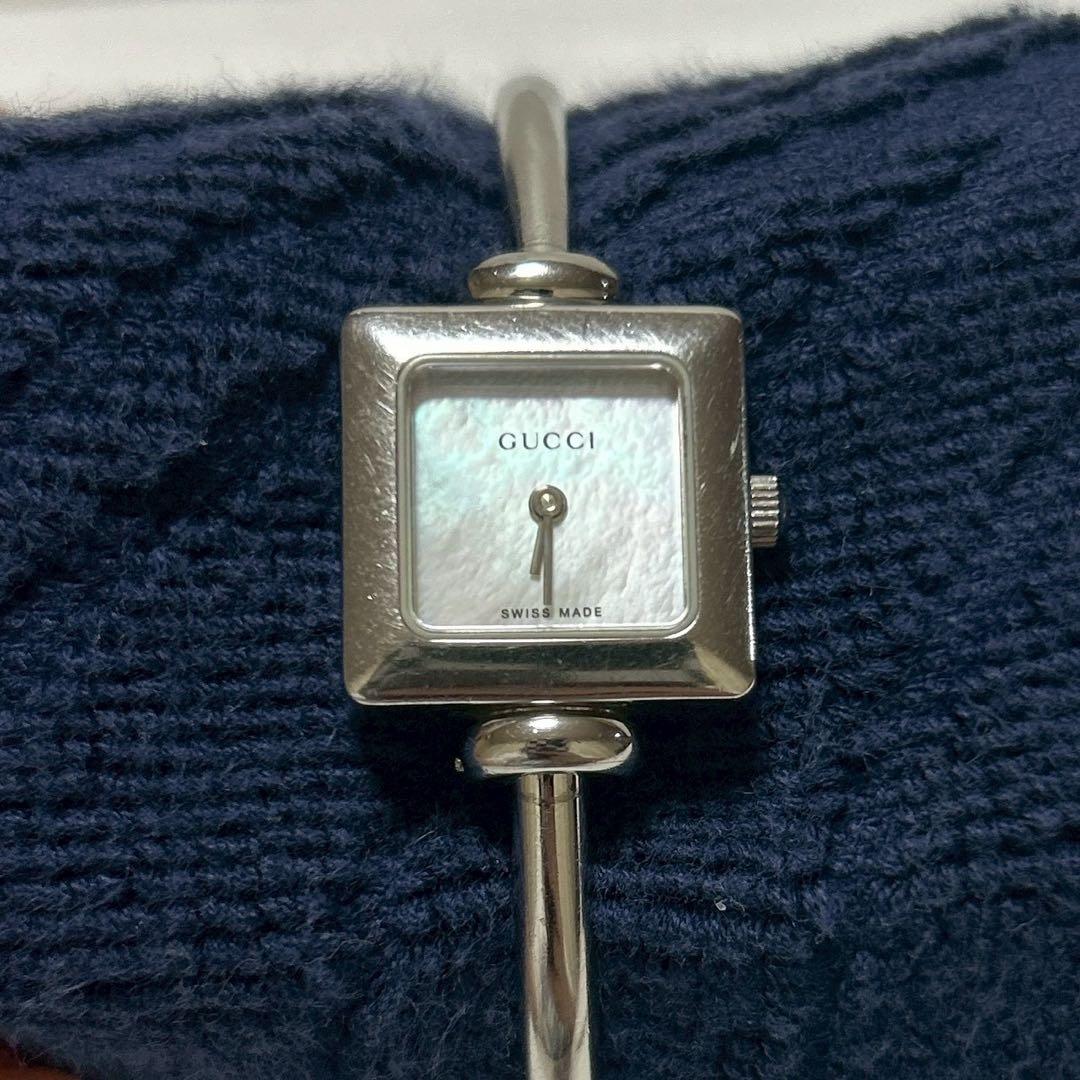GUCCI 1900L 稼働品 シェル文字盤 レディース腕時計 バングルタイプ