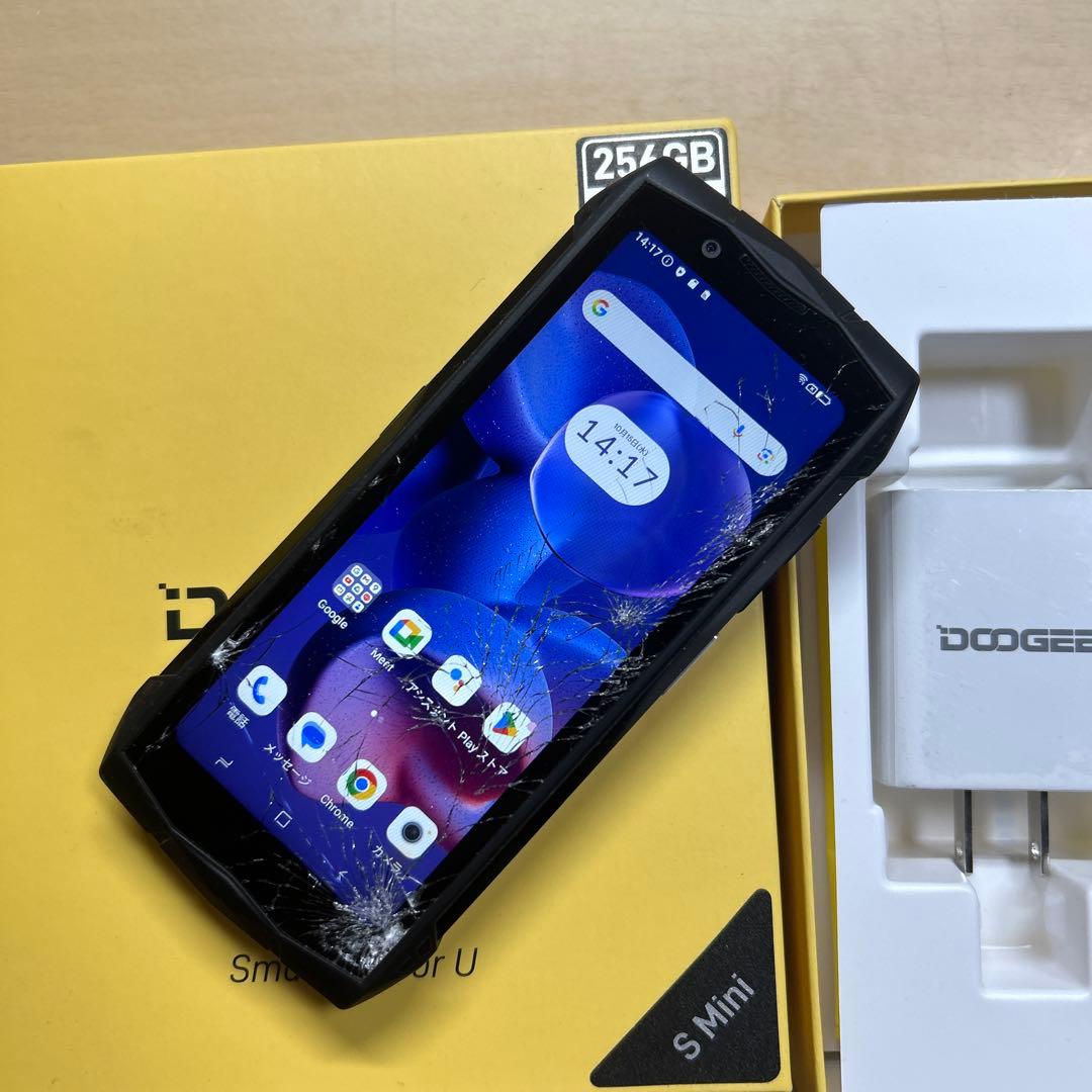 Doogee Smini 256GB SIMフリー 画面割れあり