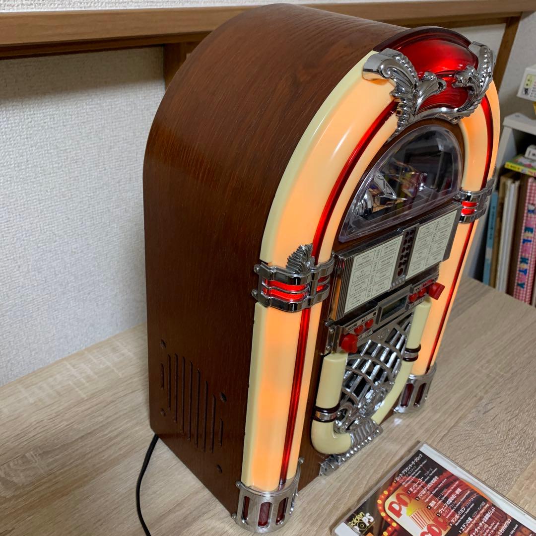 おすすめ品 レトロジュークボックスラジオ付き CDプレーヤー(動作品)美品CD付