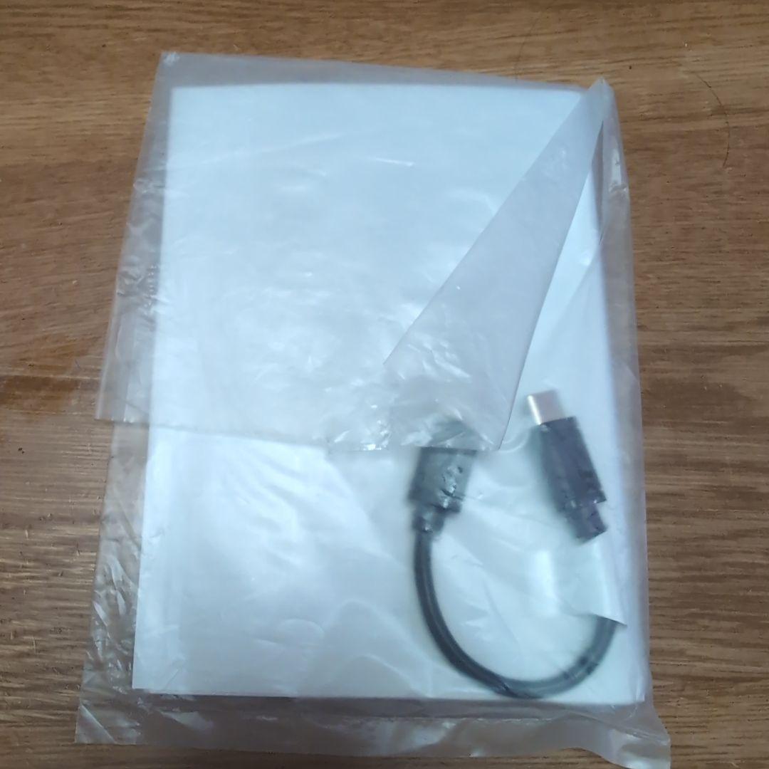 Combi AUTO SWING ベビーチェア ホワイト・ベージュ