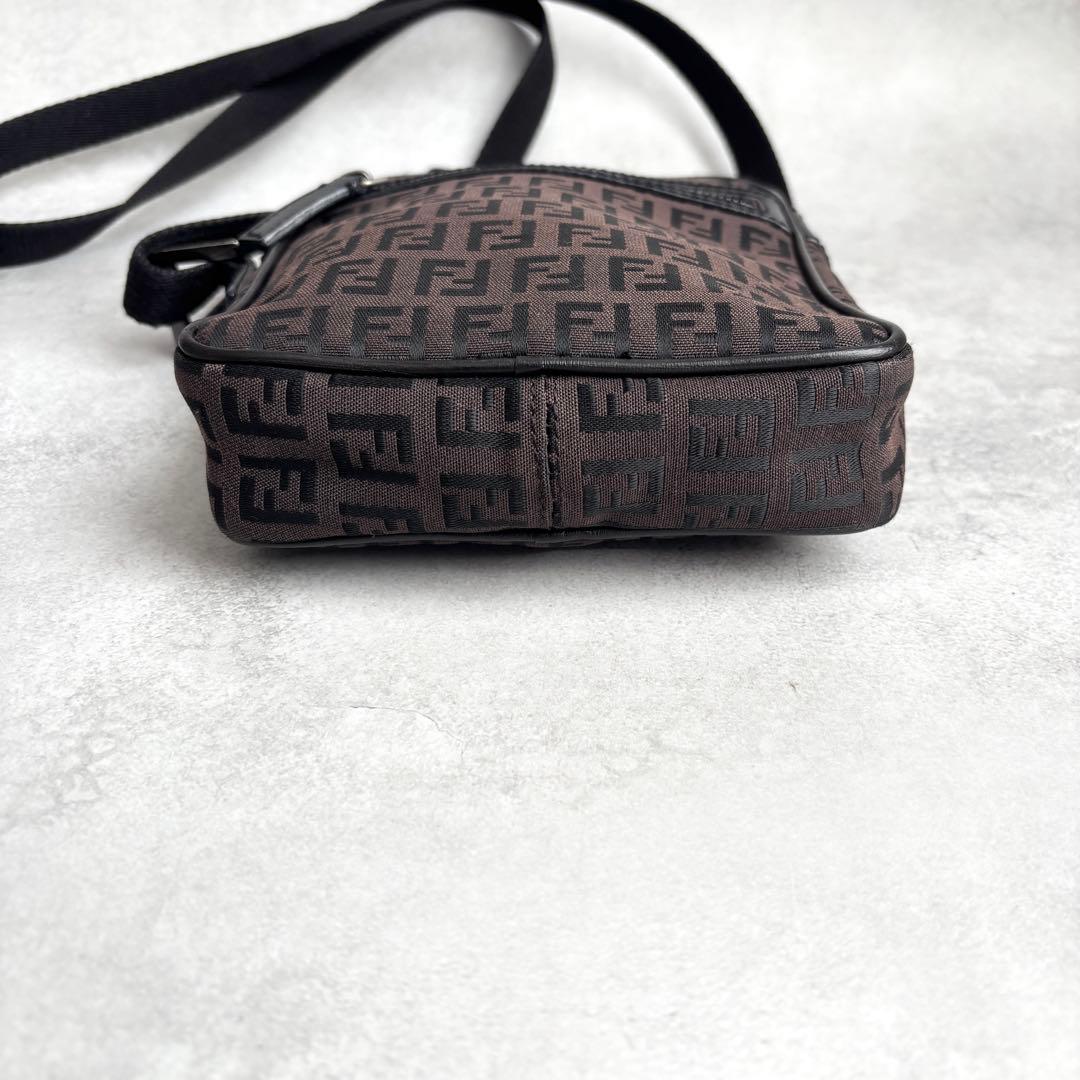 お値下げ済み!FENDI ズッキーノ クロスボディ FFロゴ ショルダーバッグ