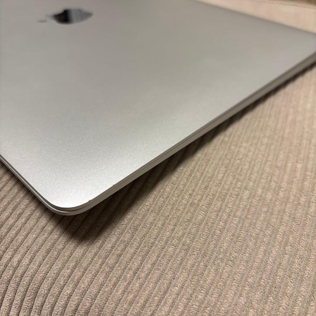 MacBook Air 13.3インチ　MGNA3J/A [シルバー]