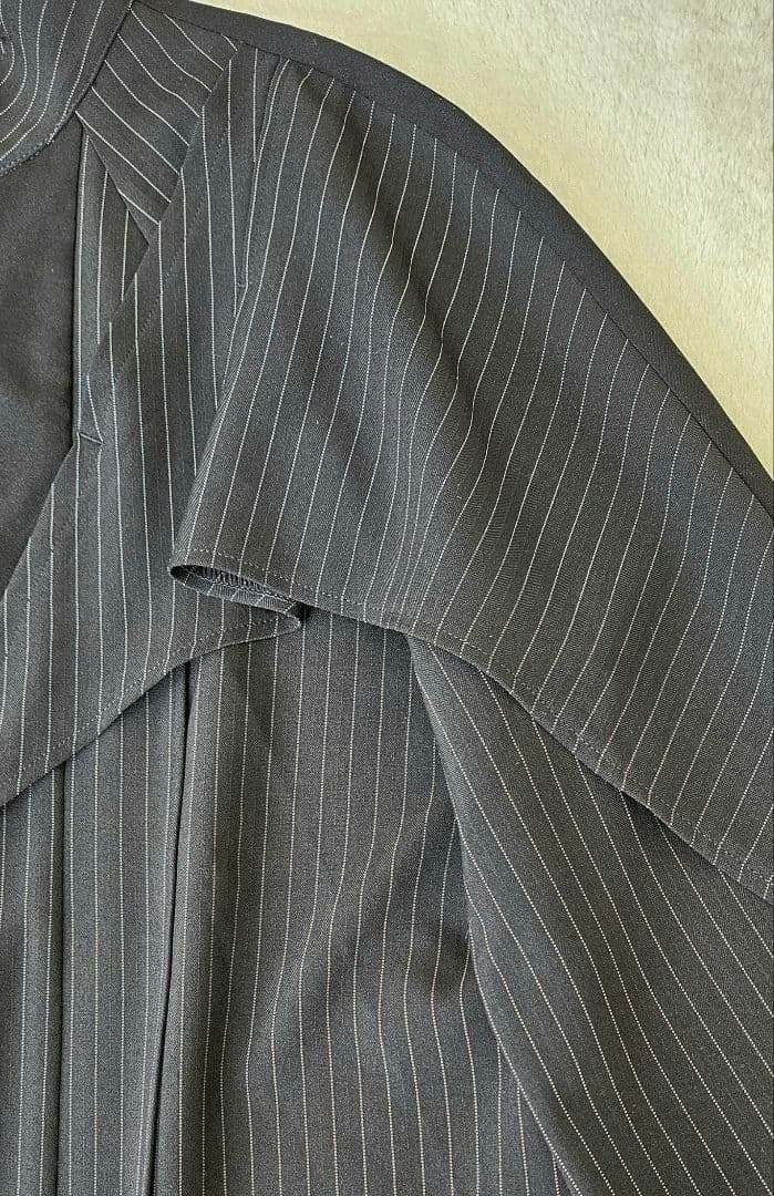 ●ユナイテッドトウキョウ　アシメスリットデザインブラウス