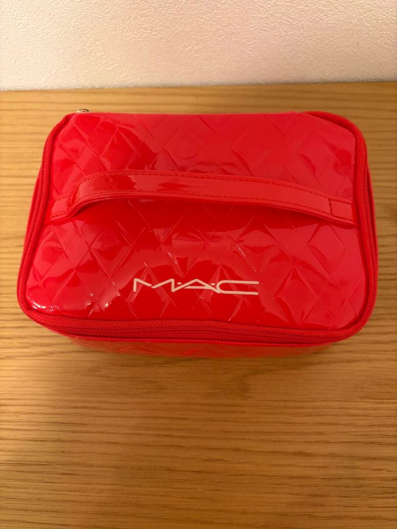 M・A・C マック オブ オール トレード ブラシ キット　新品　ノベルティ付