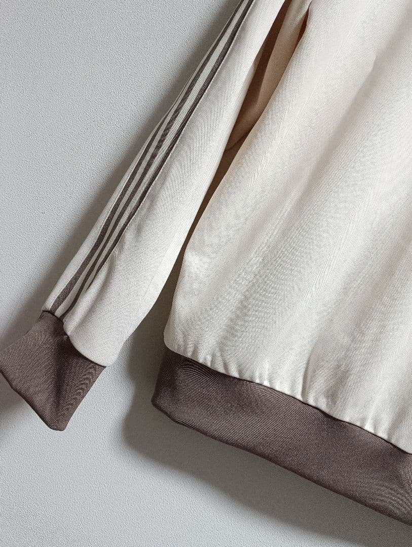 adidas ベージュ クラシック L 美品 JP2522