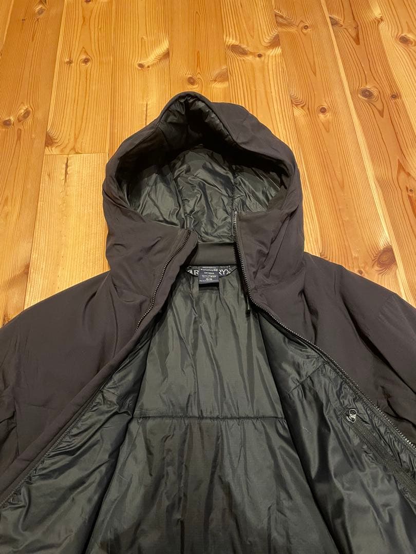 【訳あり】の為低価格出品　ARC'TERYX アウター　ブラック