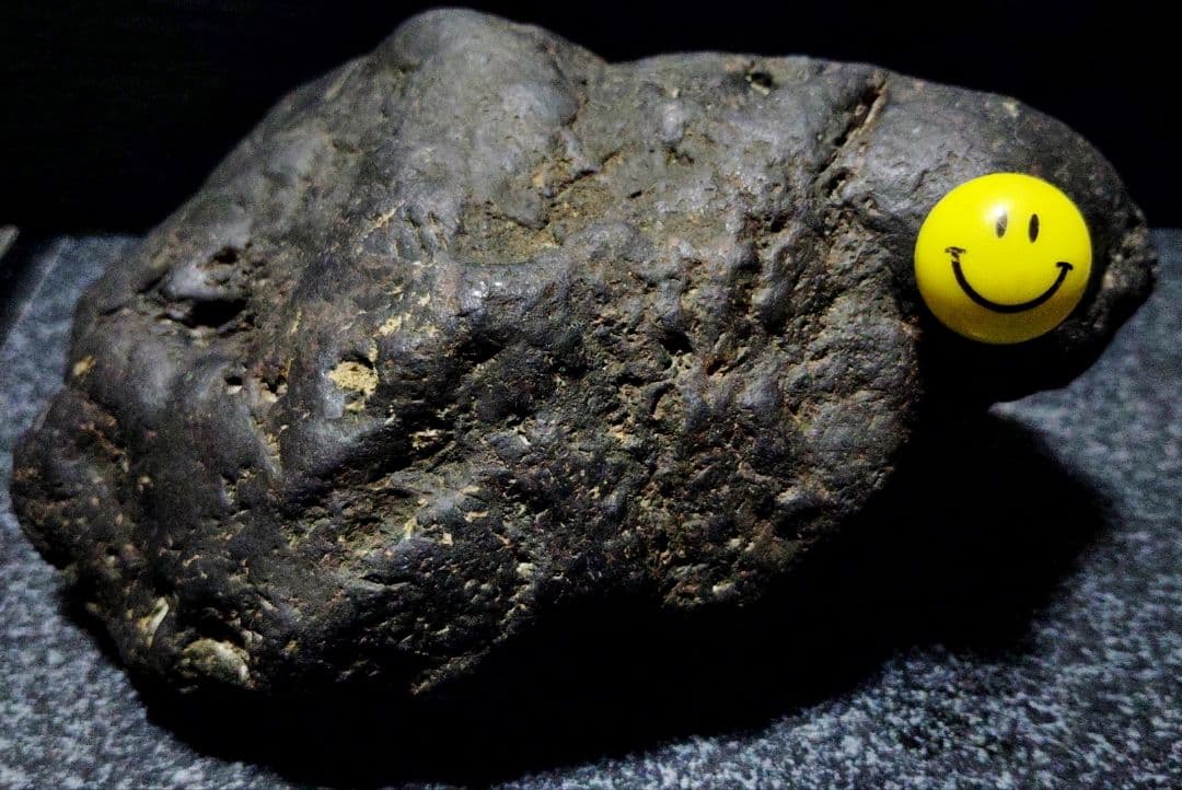 ★マグネタイト原石★本宿コールドロン転石【川ズレ・ウブ特大2676ｇ】