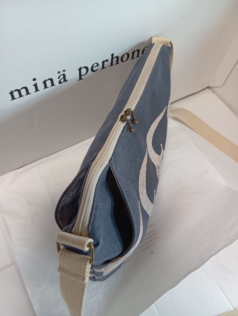 保温保冷ポケット付き♪ボディーバック　両面２ポケット付き♪ミナペルホネン　go!