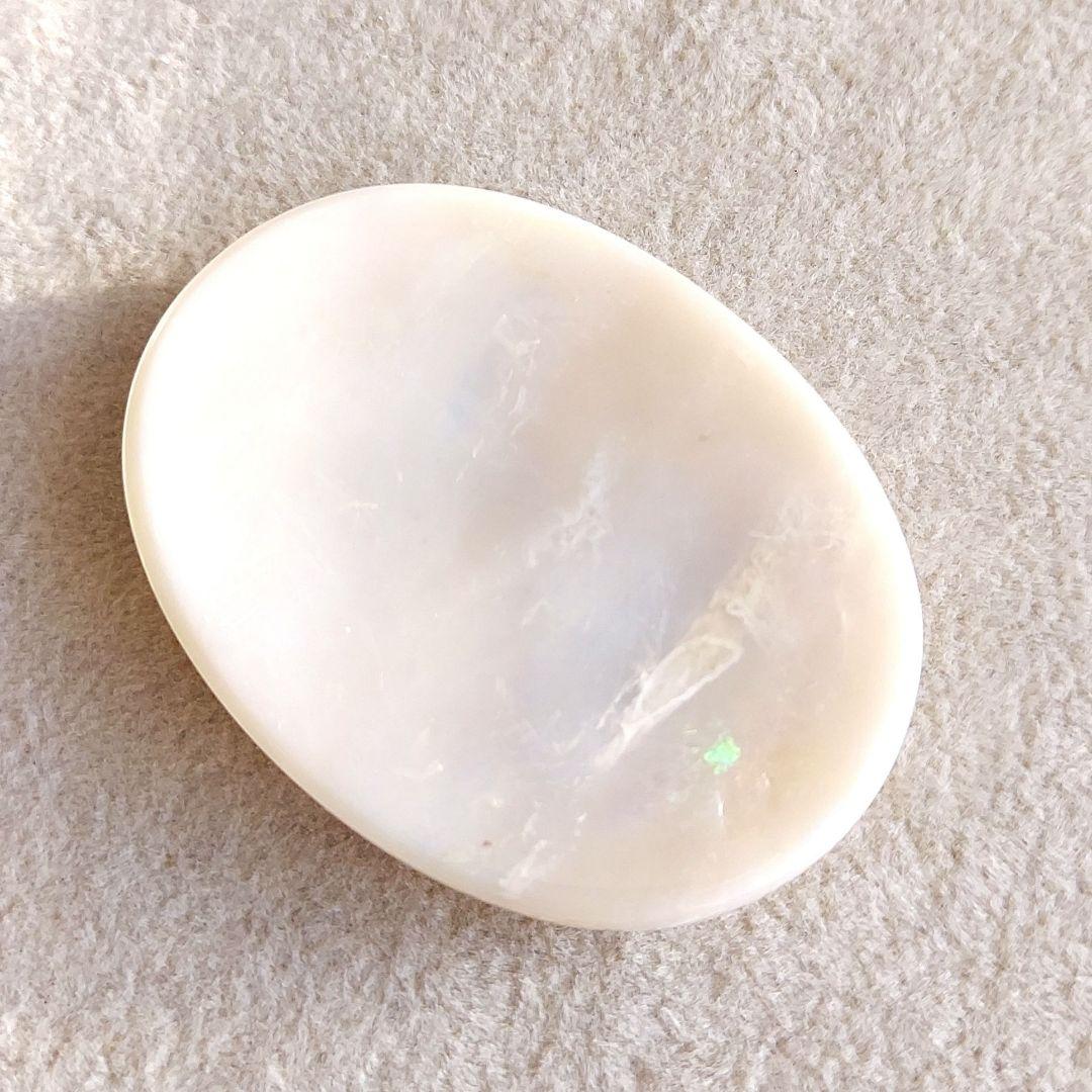 オパール　女性　カメオ　ルース