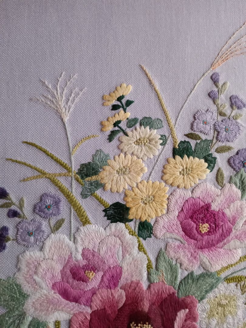 戸塚刺繡　牡丹と秋の花の額