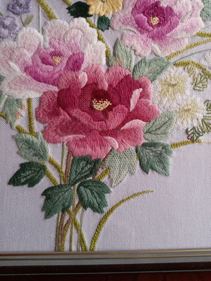 戸塚刺繡　牡丹と秋の花の額