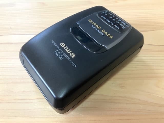 超重低音機 整備済完全動作品 AIWA HS-RS250 ラジオ内蔵 ブラック