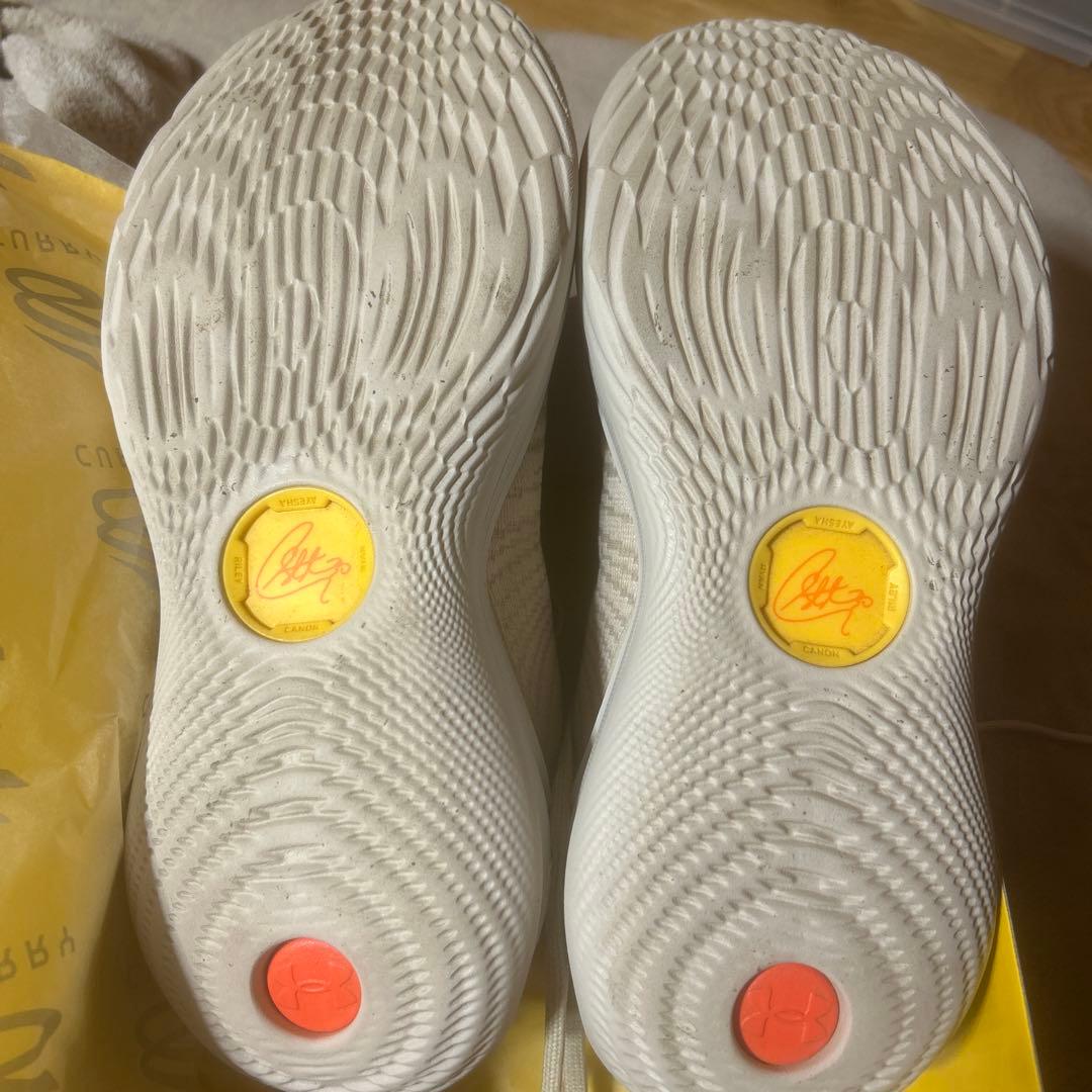 CURRY12 エアクッション付きホワイトスニーカー