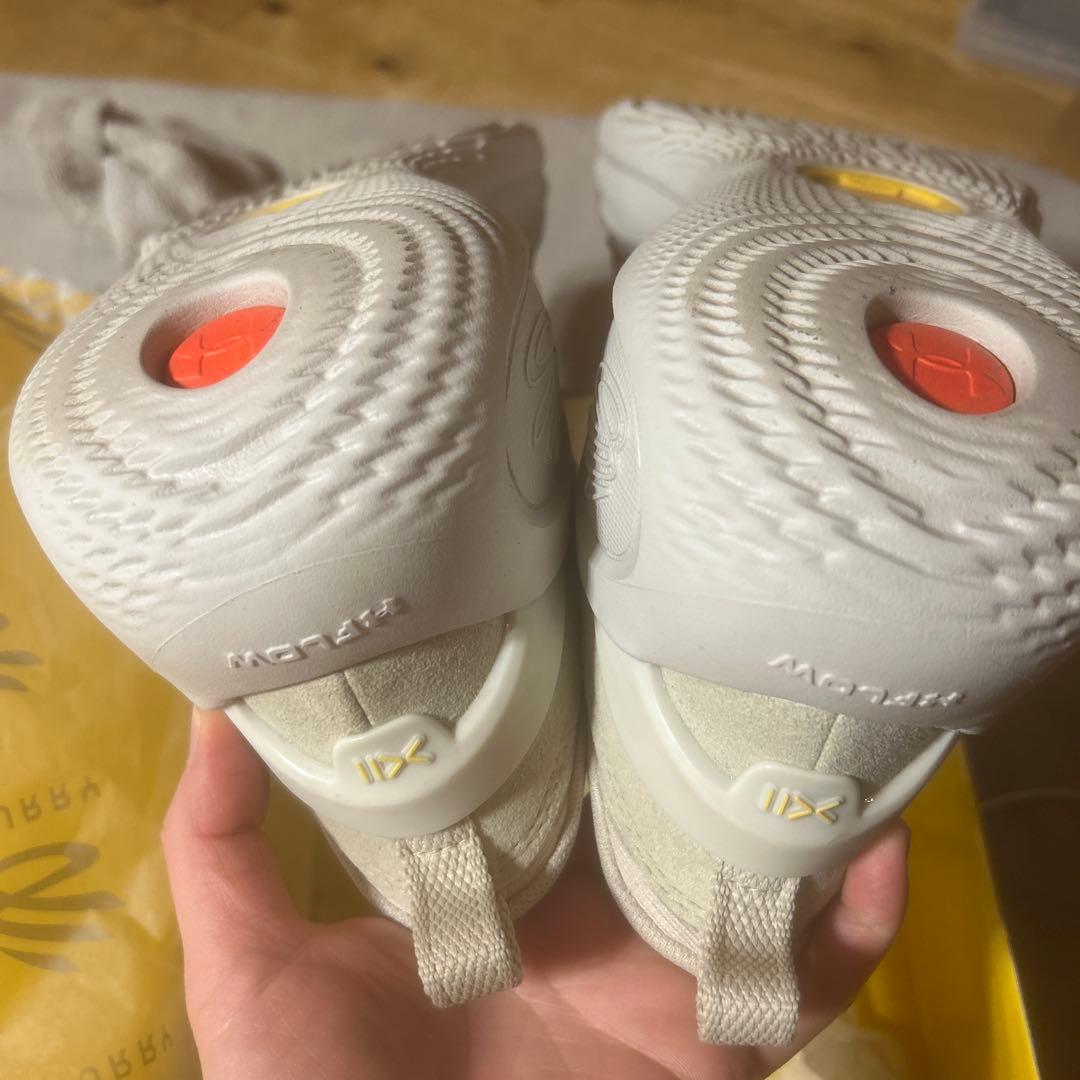 CURRY12 エアクッション付きホワイトスニーカー