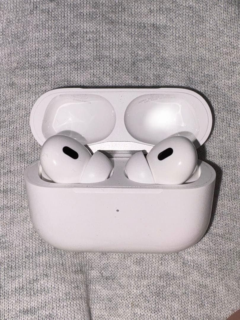 AirPods pro 第2世代　【美品】