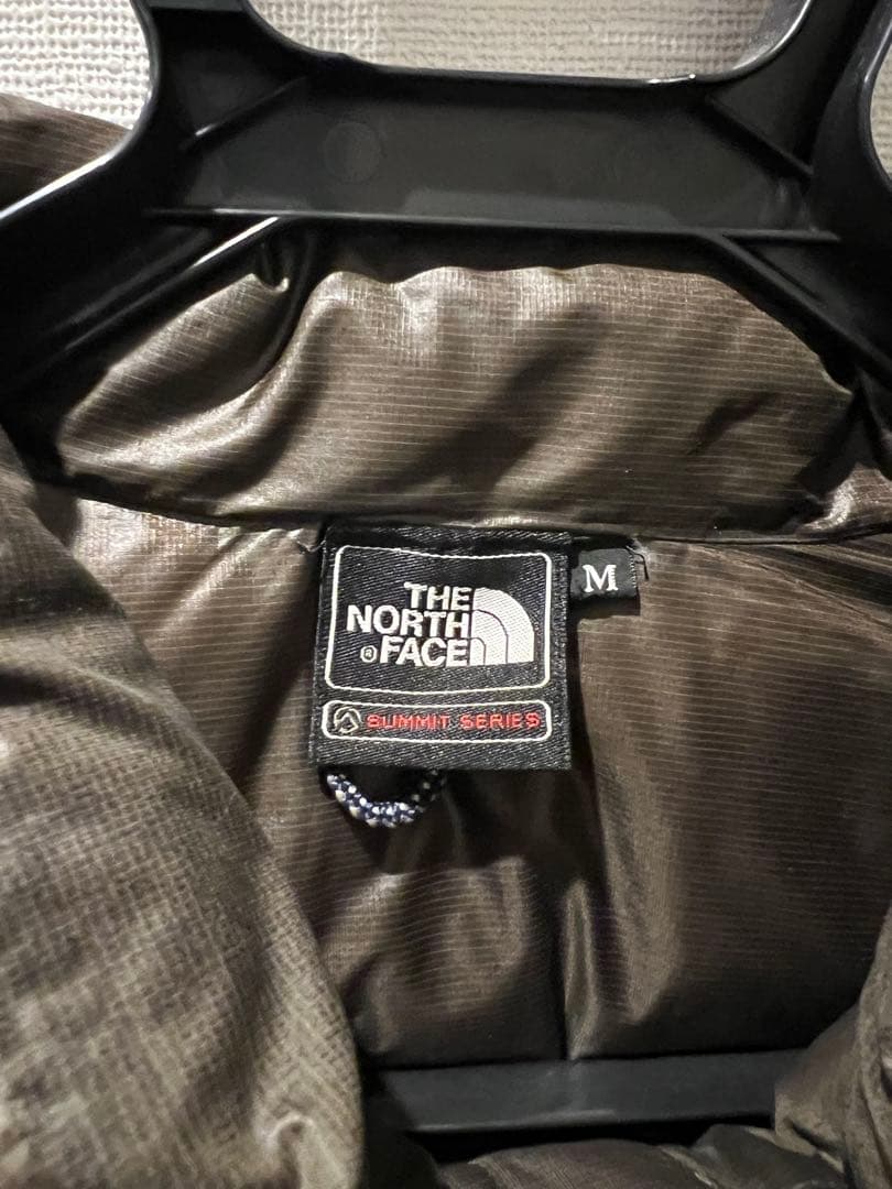 THE NORTH FACE アコンカグアダウンベストM ブラウン