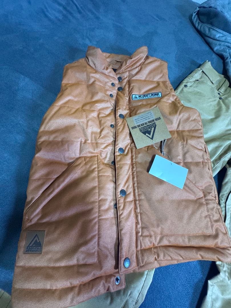 ❣️neoncollective オレンジ XSベストとグレーのフーディーセット❣️