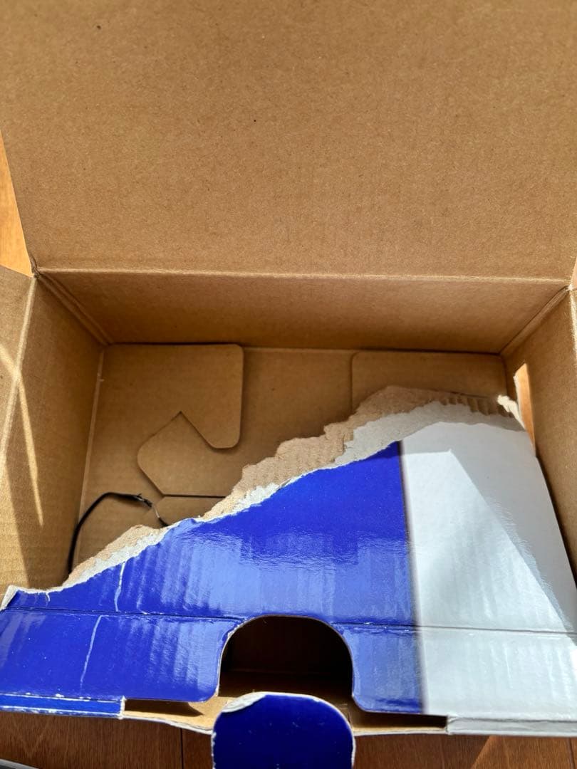 Olympus デジカメ　FE-220 充電器付き