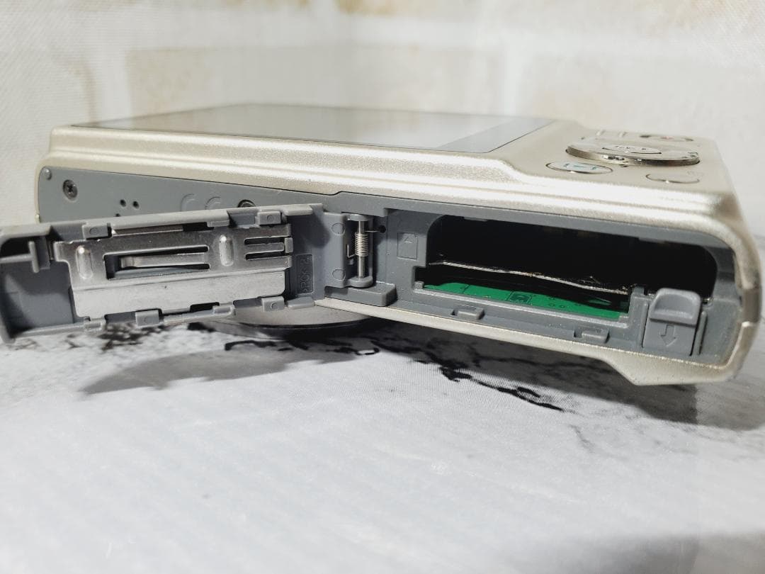 【RR06】CASIO EXILIM EX-ZS170 デジカメ