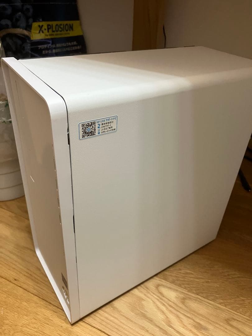 HP Pavilion TP01 デスクトップ　i7-13700、SSDホワイト