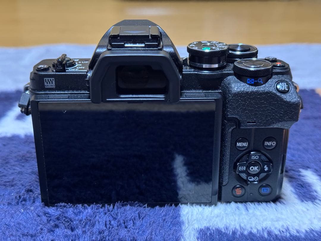 OLYMPUS OM-D E-M10 Mark IV ダブルズームキット