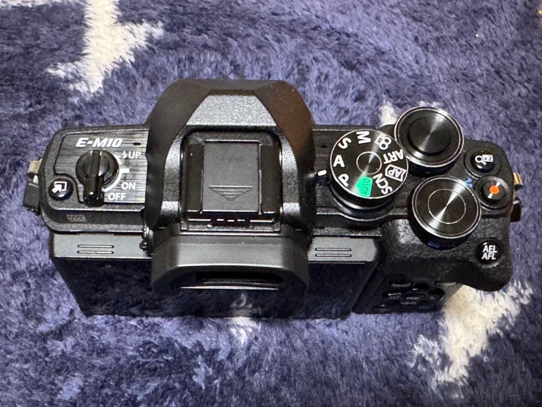 OLYMPUS OM-D E-M10 Mark IV ダブルズームキット