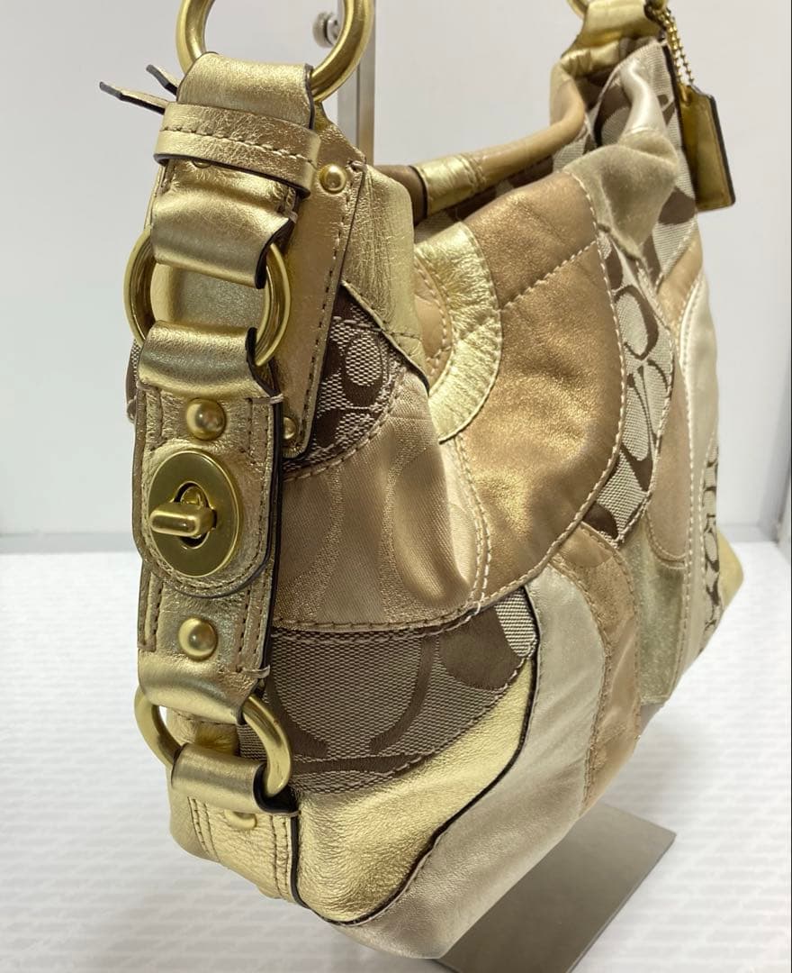 COACH ワンショルダーバッグ パッチワーク ゴールド金具　ターンロック装飾