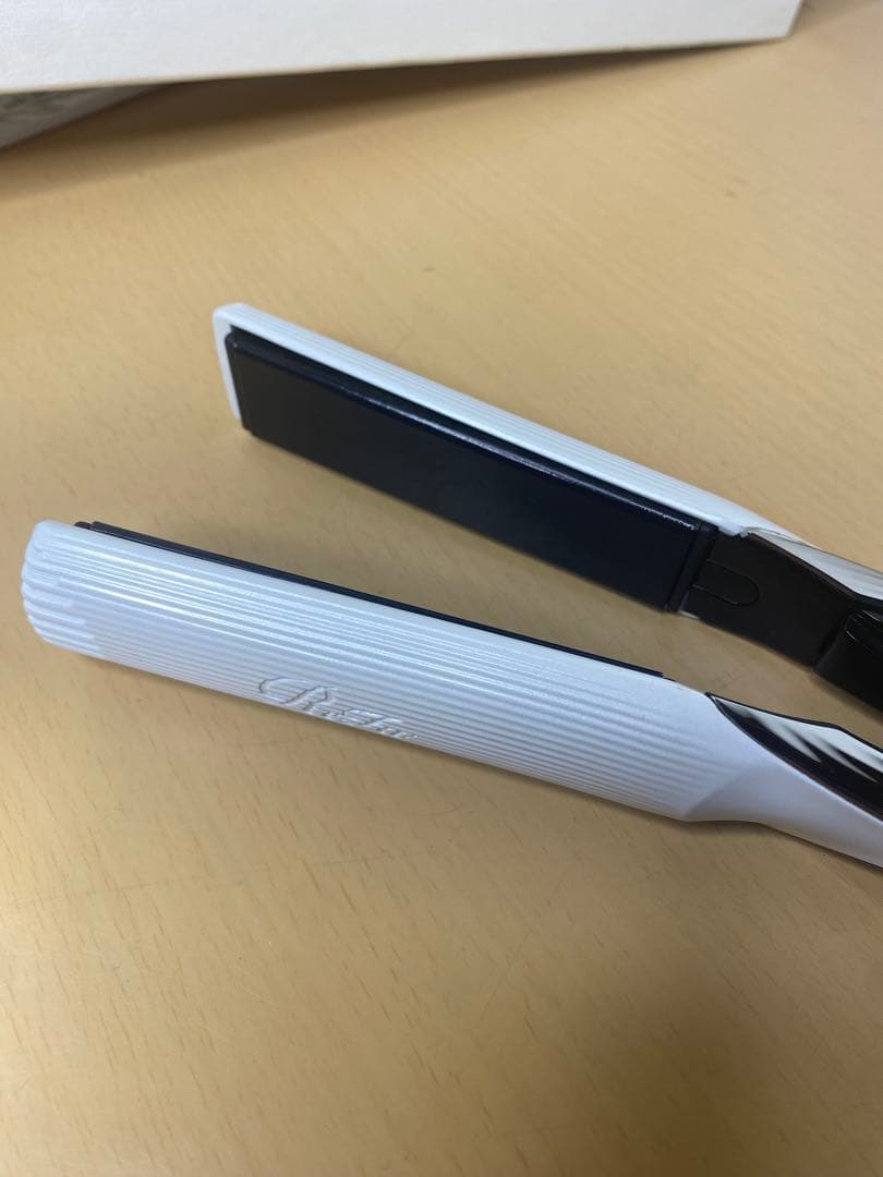 ✨ReFa BEAUTECH ストレートアイロン 2023年製