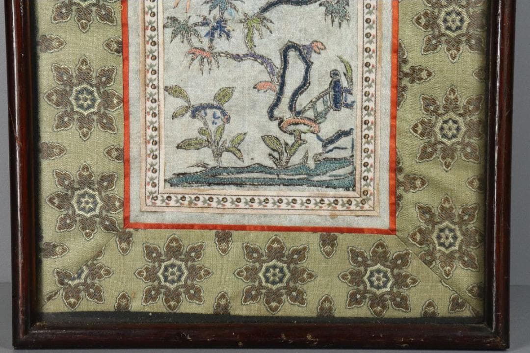 【珍】　★ 額装 亭台仕女図繍片 ★　民国時期　刺繍 仕女紋 亭台紋　民間織繍