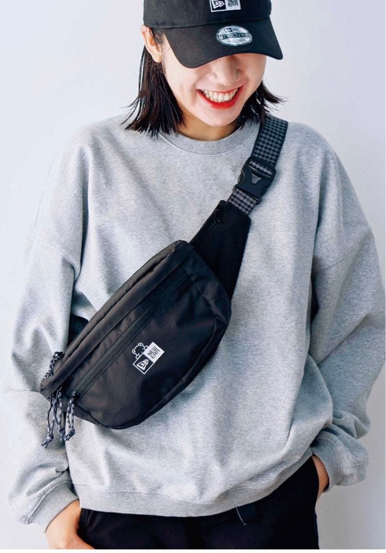 新品未使用 ファミリア　ニューエラ　ボディバッグ