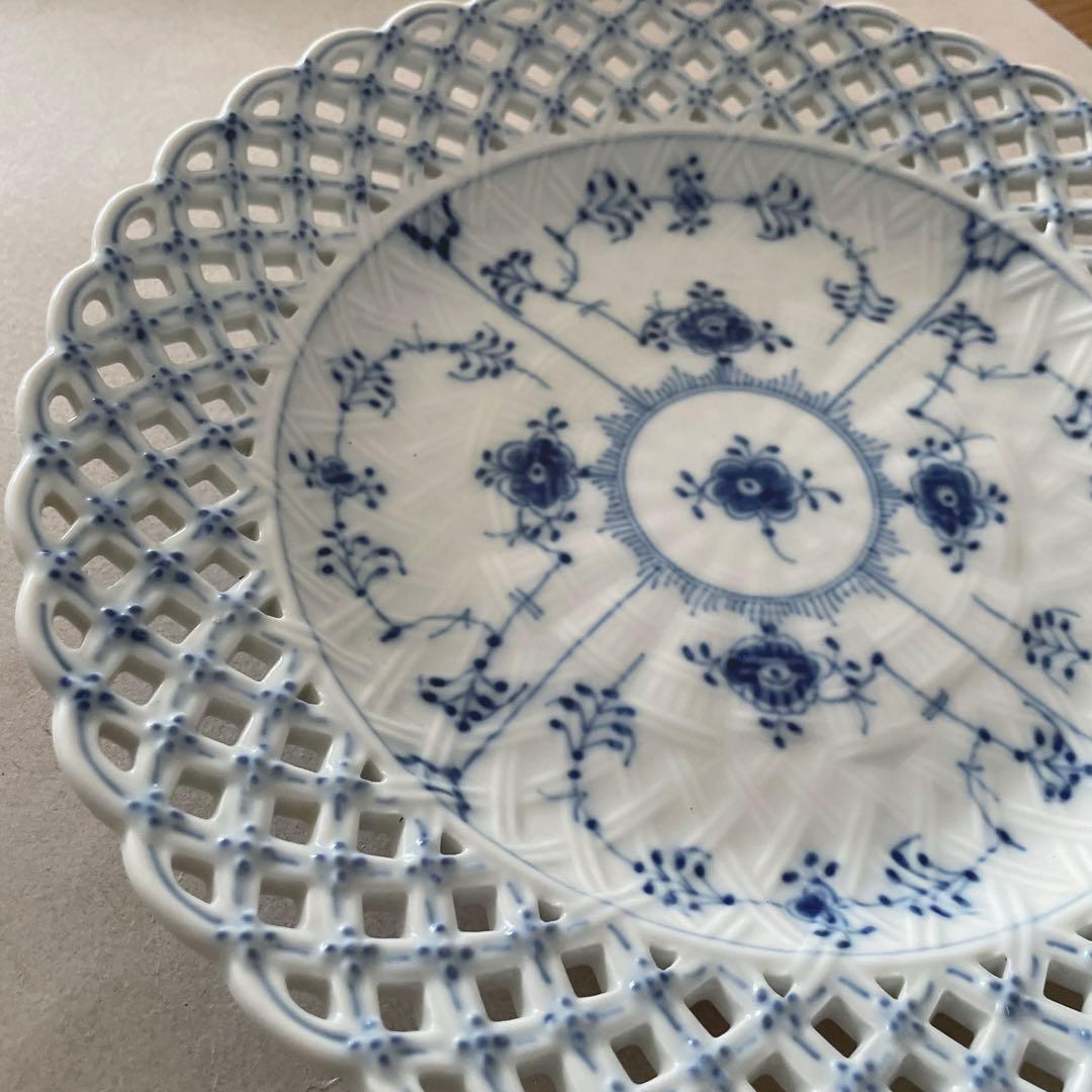 ロイヤルコペンハーゲン ブルーフルーテッド フルレース プレート25.5cm