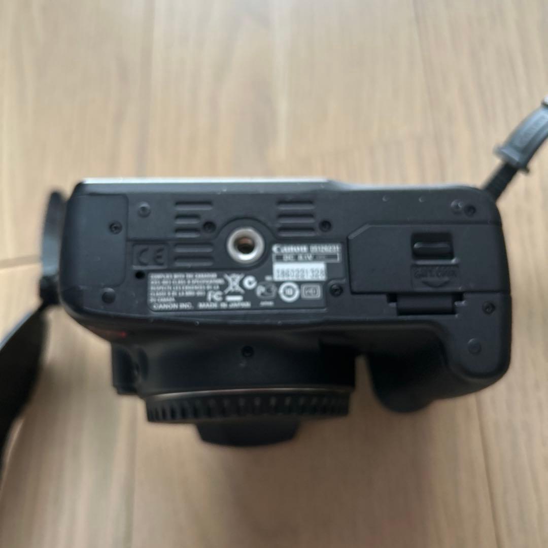 Canon（キヤノン）　EOS kiss x3 充電器付き