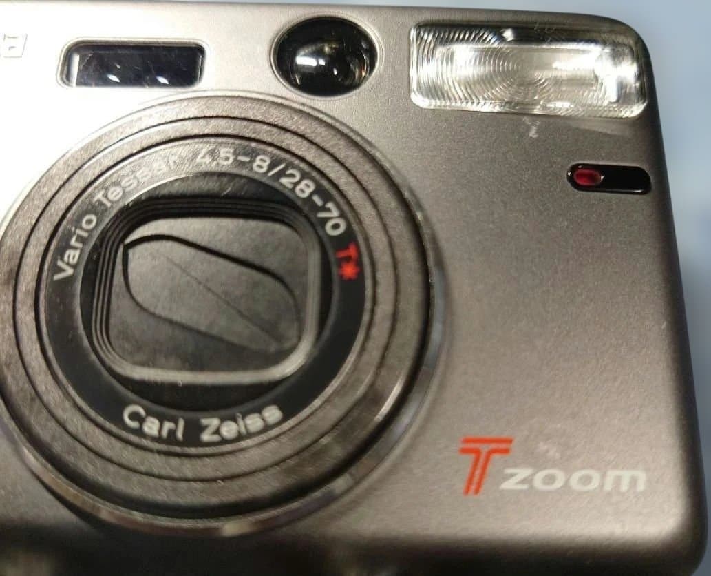 「中古」KYOCERA Tzoom Carl Zeiss フィルムカメラ＋付属品