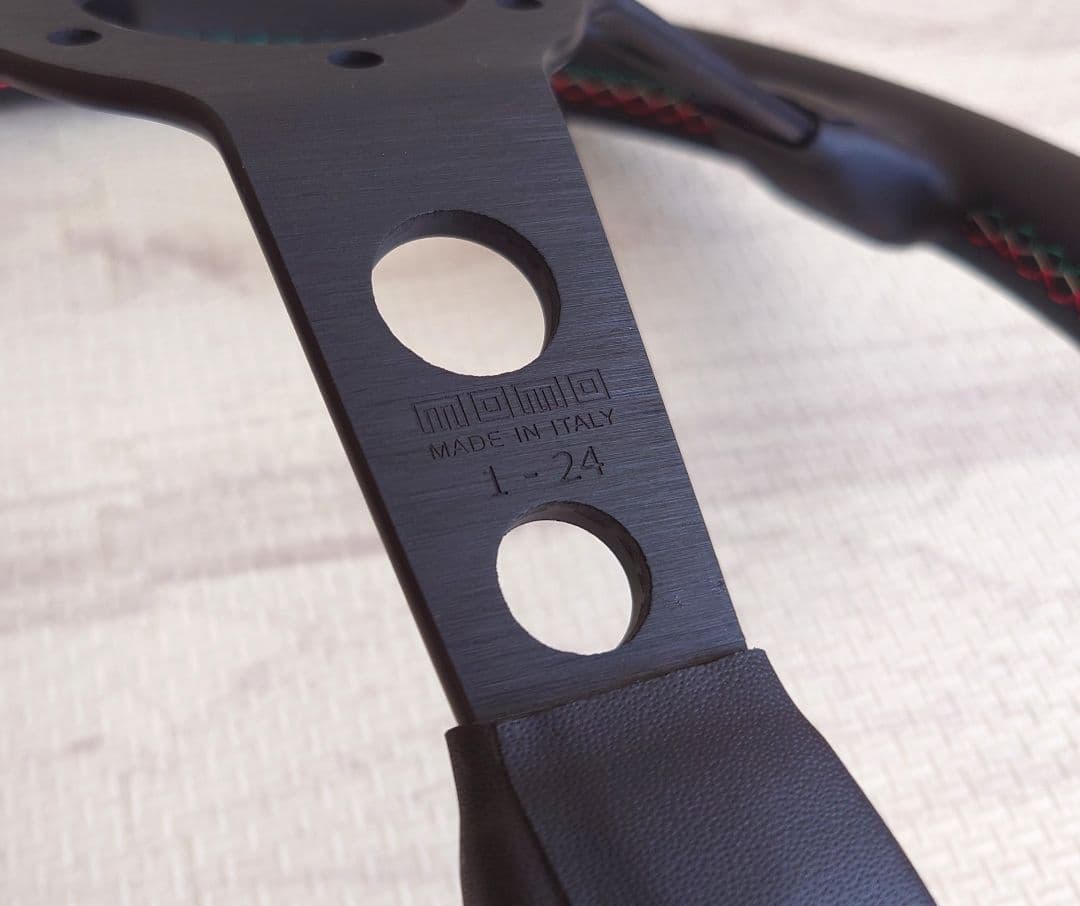 momo ステアリング 60周年 記念モデル 14インチ レザー ブラック