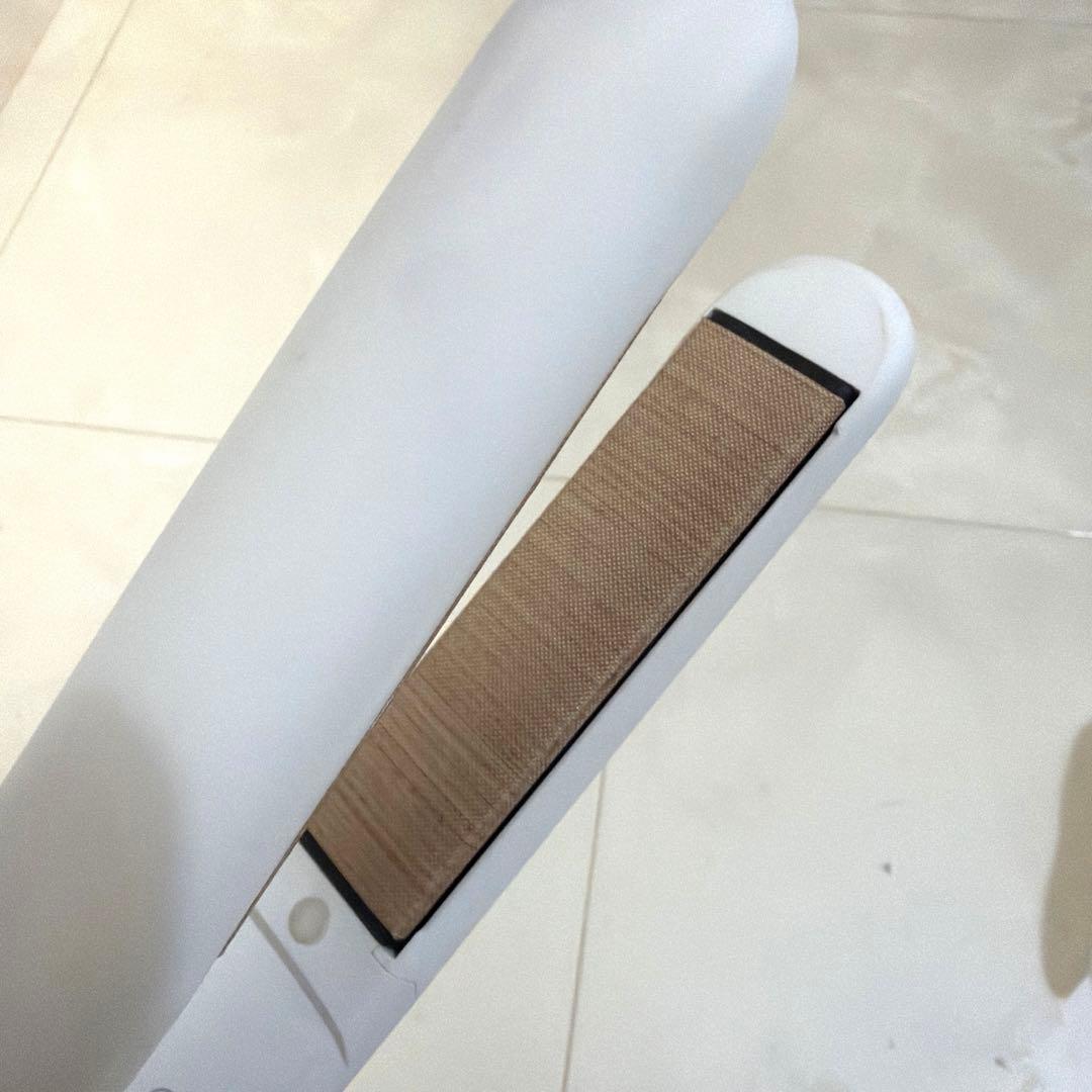 美品！KINUJO WORLDWIDE MODEL ストレートアイロン　白