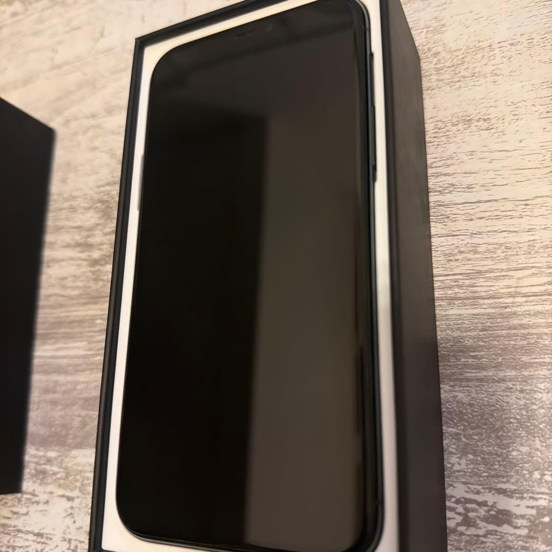 iPhone 11 Pro 512GB ミッドナイトグリーン　美品　利用制限◯