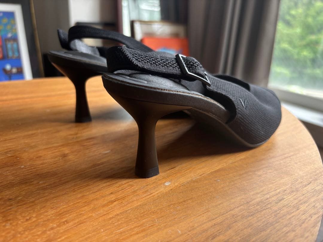 VIVAIA Addison ポインテッドトゥ スリングバック サンダル