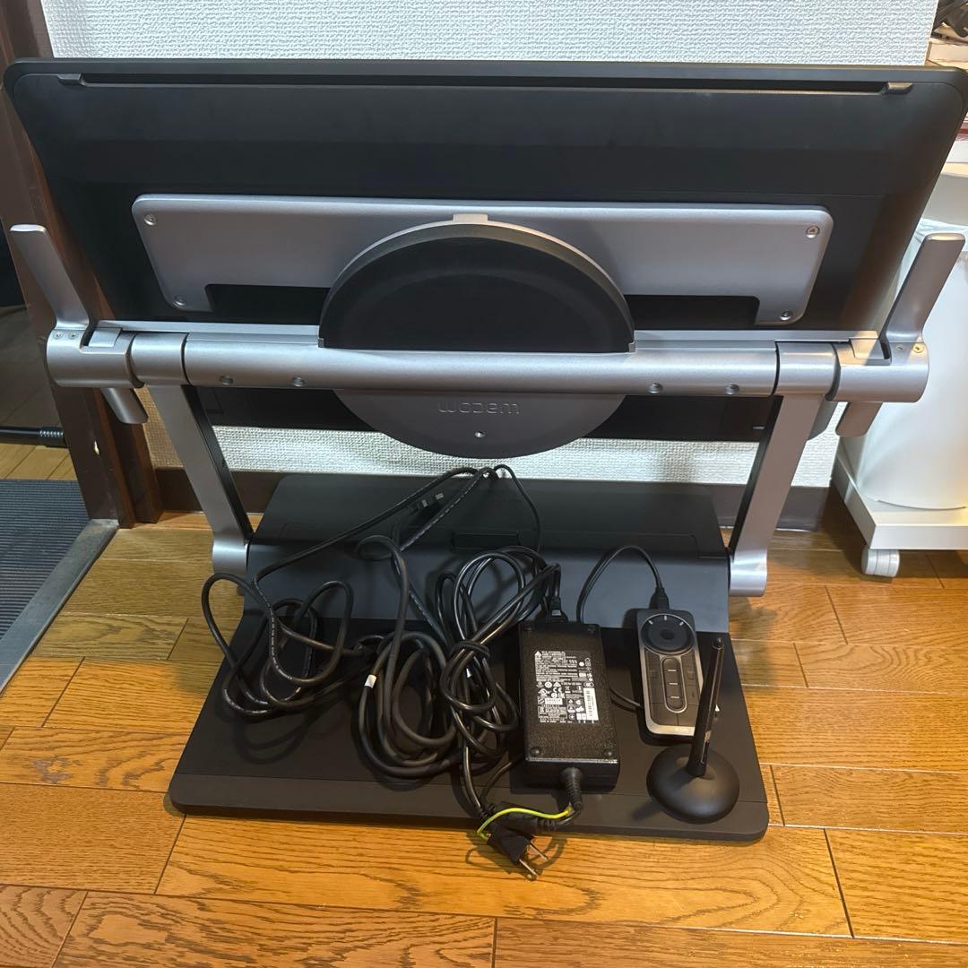 【欠品有り】Wacom Cintiq Pro 24 ペンモデル＋エルゴスタンド