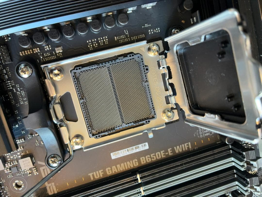 ASUS TUF GAMING B650E-E WIFI マザーボード