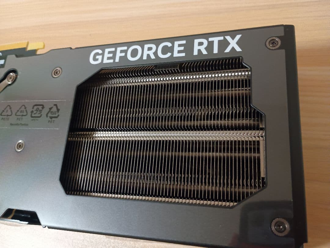 グラフィックボード・グラボ・ビデオカード MSI GeForce RTX 4070 SUPER Gaming X Slim