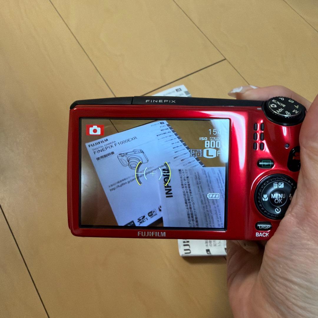 FUJIFILM FinePix F1000EXR 赤